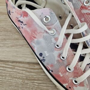 Converse Pink and Gray Patterned Sneakers